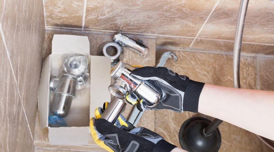 Professional gutter cleaning in Splendora, TX